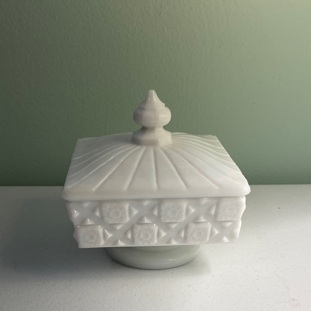 Vintage Westmoreland Milk Glass Trinket Box